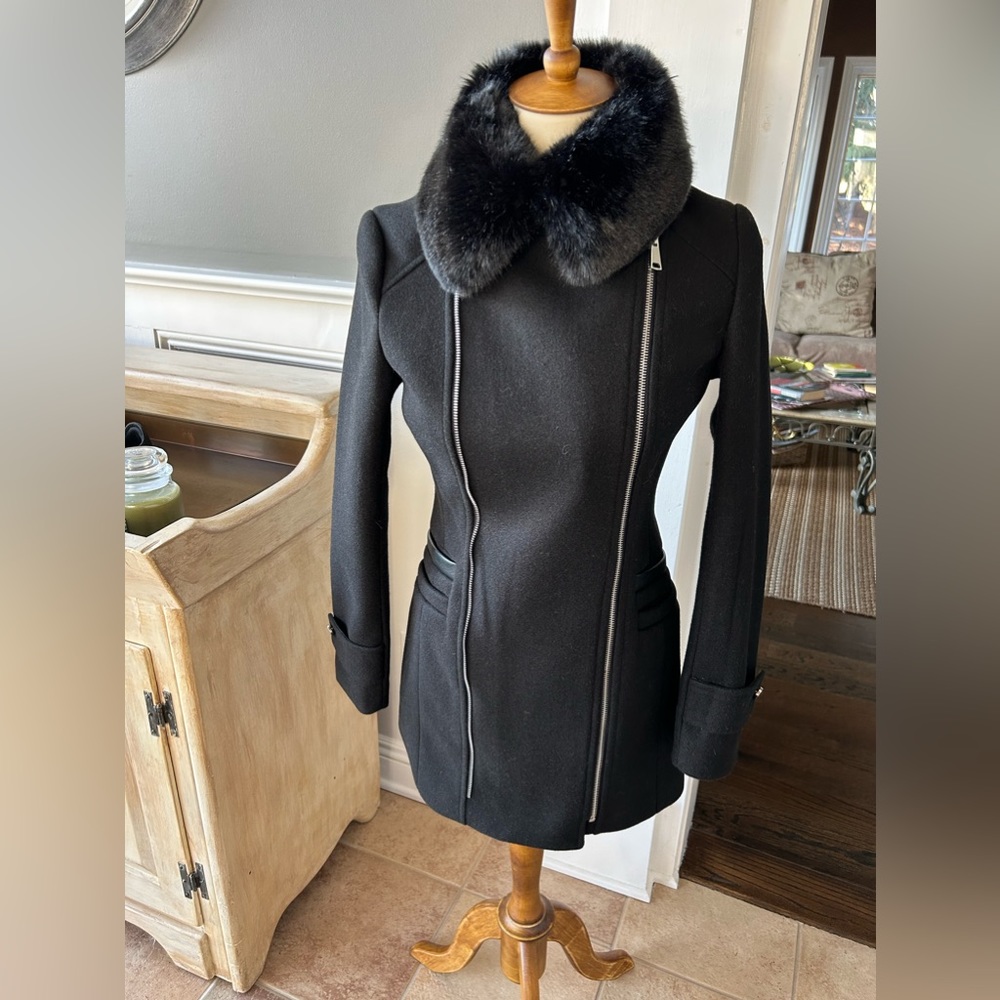 Aqua coat with detachable faux fur collar. Size XS. NWT